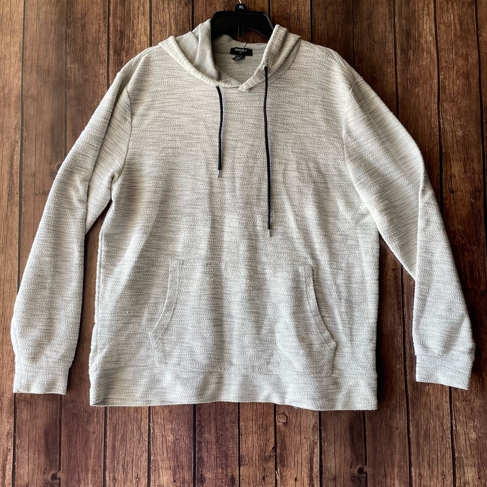 Forever 21 Men’s light gray hoodie